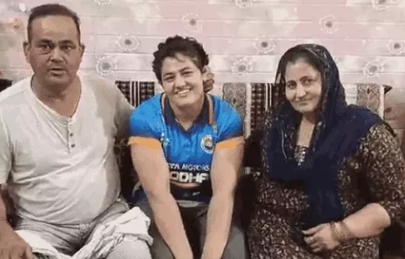 Reetika Hooda Wiki Bio Farmer Daughter Handball First Indian 76 Kg U 23 Champion Olympics