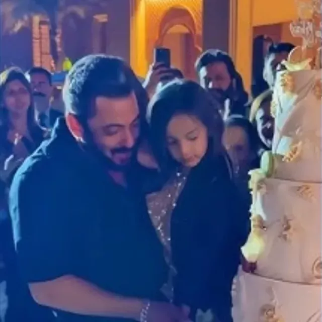 Cake cutting with Ayat