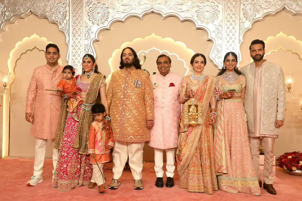 Mukesh Ambani, Nita Ambani, Anant Ambani, Radhika Merchant, Akash Ambani, Shloka Mehta, Prithvi, and Veda Ambani, Antilia