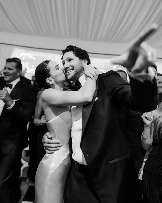 Josh-Allen-Wife-Hailee-Steinfeld