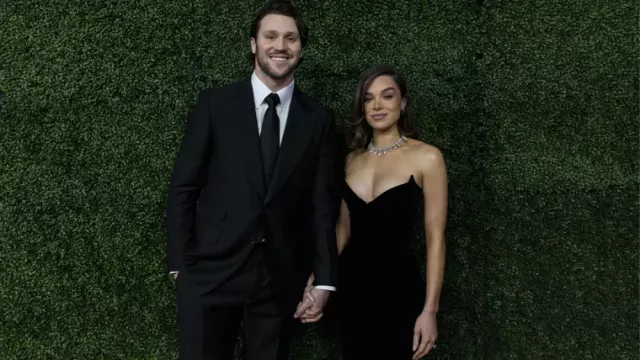 Josh-Allen-Wife-Hailee-Steinfeld