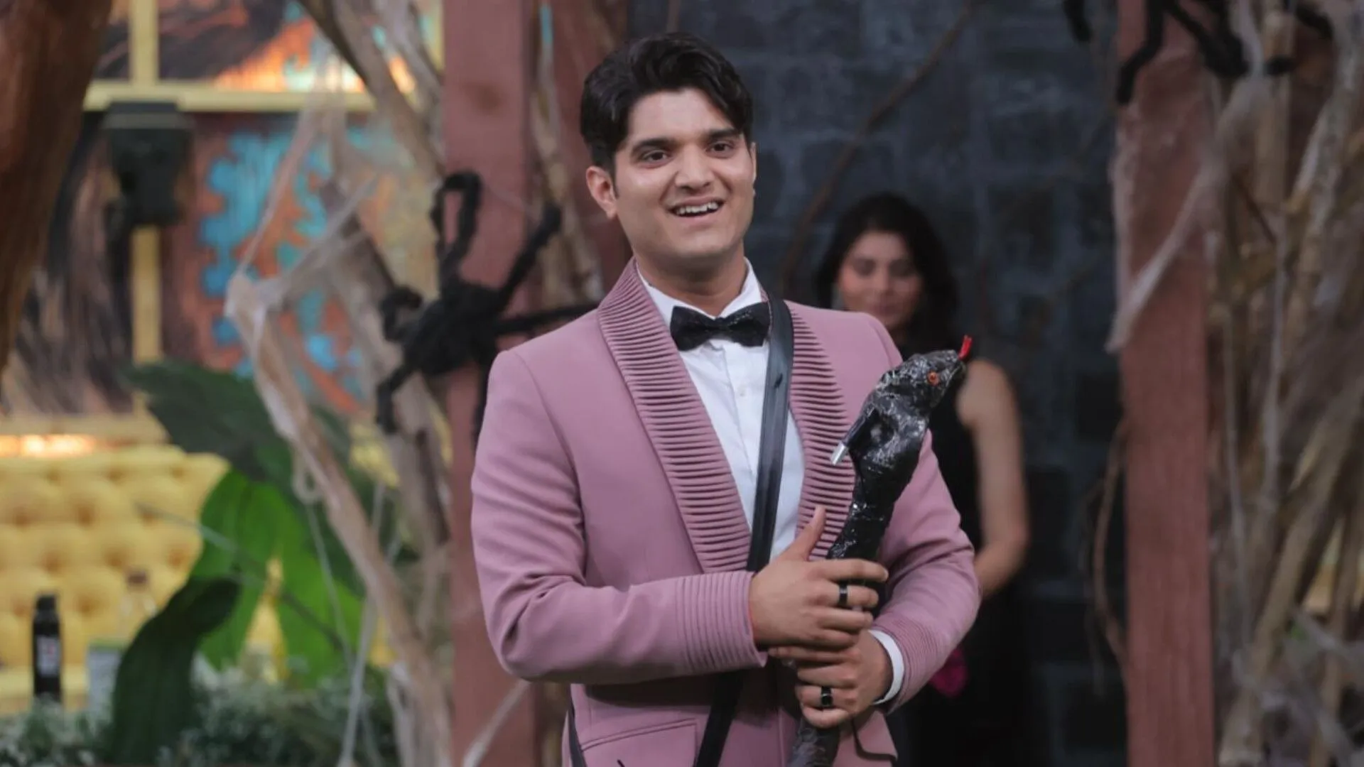 Was There A Mid-Week Eviction In 'Bigg Boss' 19? Know Which Contestant Left The House After Abhishek Bajaj  3