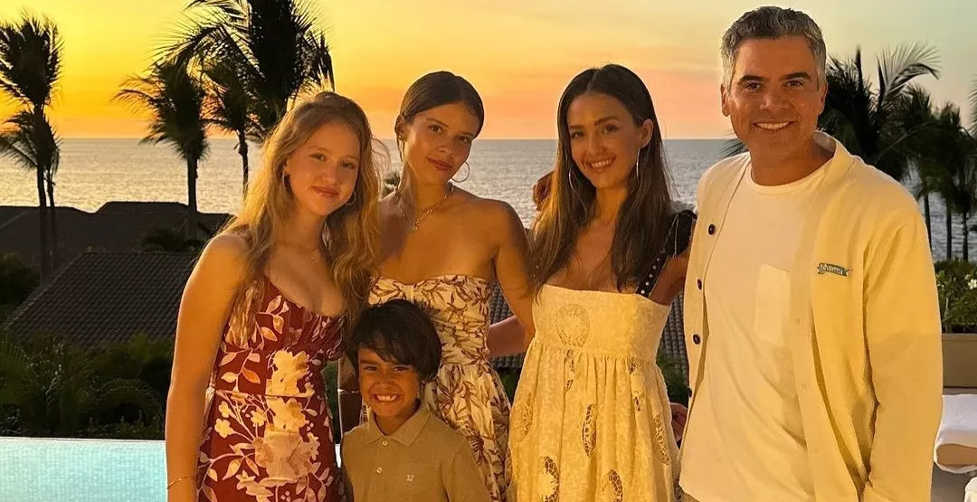Why Did Jessica Alba Divorce Cash Warren After 16 Years? Lost Romance, Trust Issues, And More  4
