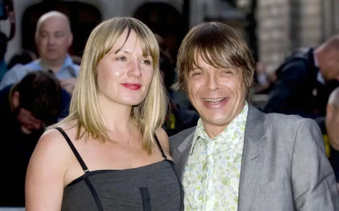 Who Was Gary 'Mani' Mounfield's Wife, Imelda Mounfield? Know Everything About Her And Their Twin Sons 2