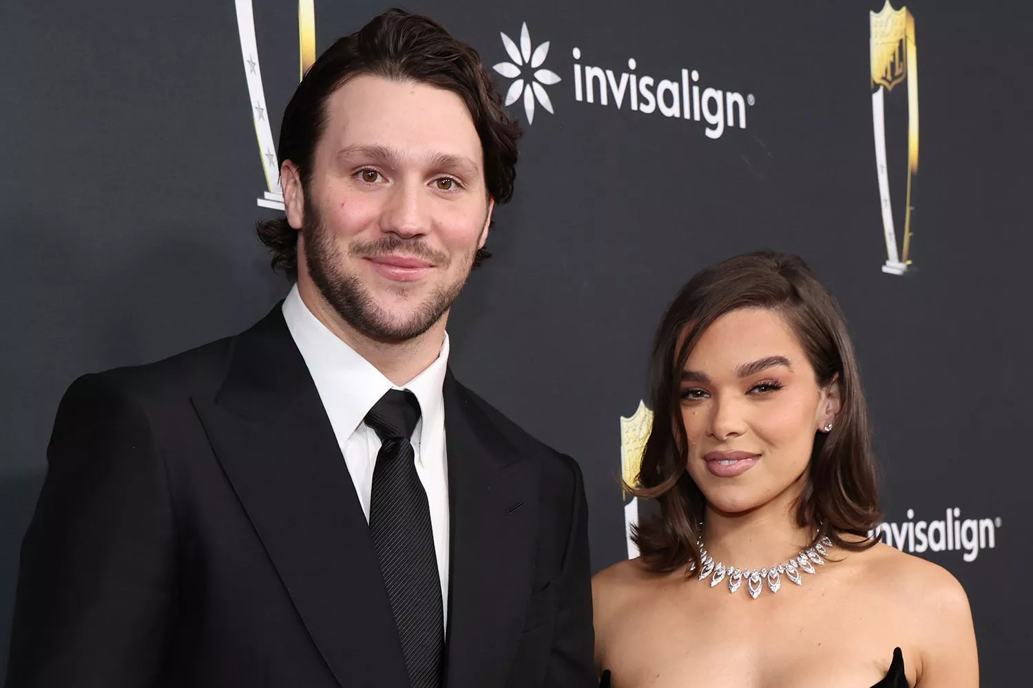 Why Do Netizens Think Josh Allen's Wife, Hailee Steinfeld, Is Pregnant? Here's The Truth About It 5