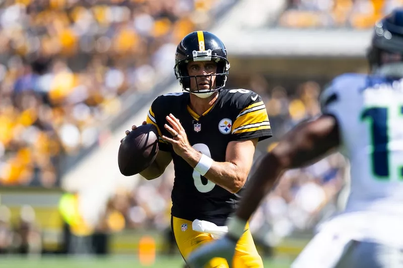 Is Aaron Rodgers' Wife, Brittani, Real? Know All About Her Sightings, Mystery And Steelers QB's Silence  4