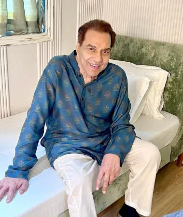 Dharmendra Passed Away