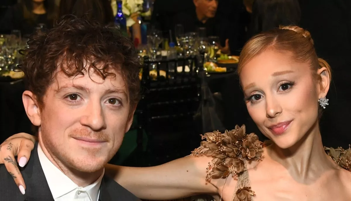 Did Ethan Slater Avoid Questions On Ariana Grande At 'Wicked: For Good' Press Tour? Duo Fuel Breakup Buzz  3