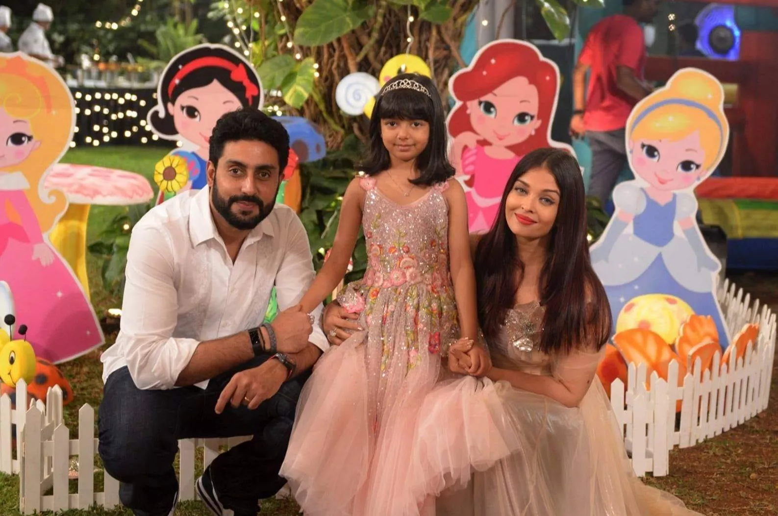 Abhishek Bachchan, Amitabh Bachchan, Aaradhya Bachchan, Aishwarya Rai, Jaya Bachchan