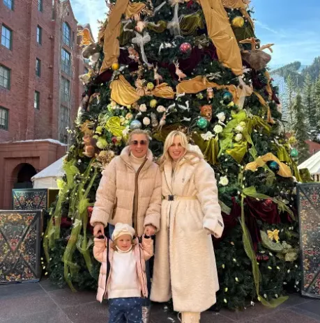 Rebel Wilson with family