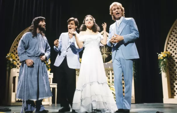 Brad And Julia on SNL