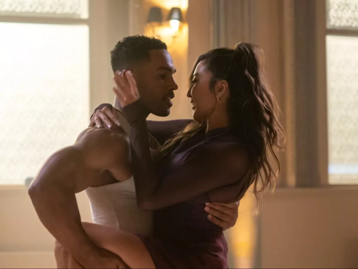 'Mindy's Surprise Romance With 'Alfie' Shakes Up 'Emily In Paris' 5, A Look At All Her On-Screen Romance  1