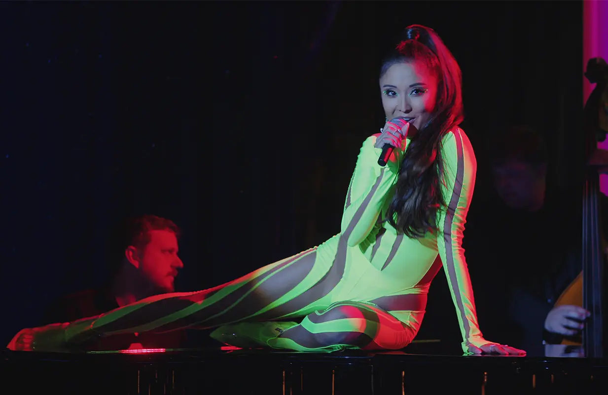 'Mindy's Surprise Romance With 'Alfie' Shakes Up 'Emily In Paris' 5, A Look At All Her On-Screen Romance  3