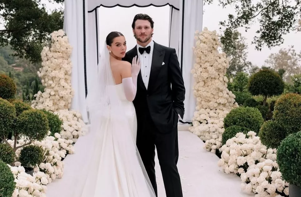 Josh Allen Hailee Steinfeld Pregnancy