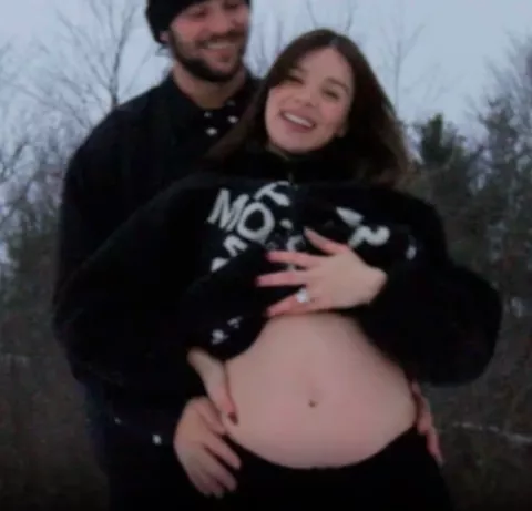 Hailee Steinfeld pregnant