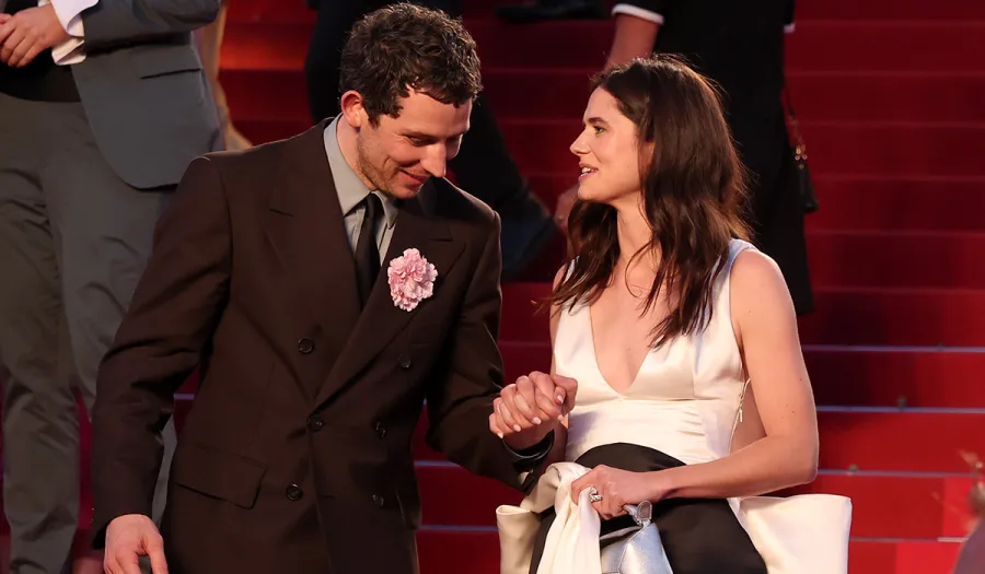 Josh O Connor Alison Oliver