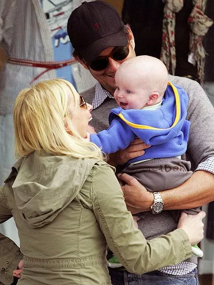 Amy Poehler with her baby 