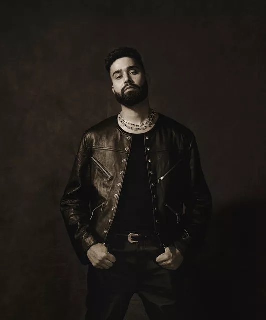 AP-Dhillon-Kissed-Tara-Sutaria-Veer-Pahariya-Reacts