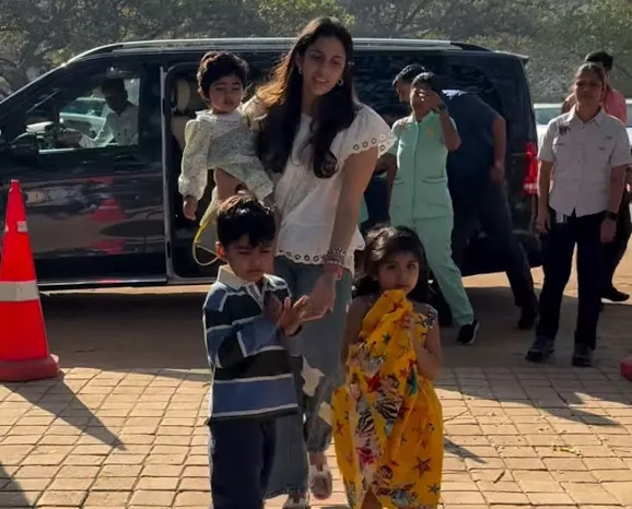 Raha Kapoor, Neetu Kapoor, Randhir Kapoor, Shloka Mehta, Kareena Kapoor