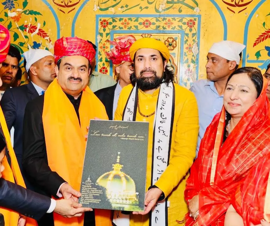 Gautam Adani, Priti Adani, Ajmer Sharif Dargah