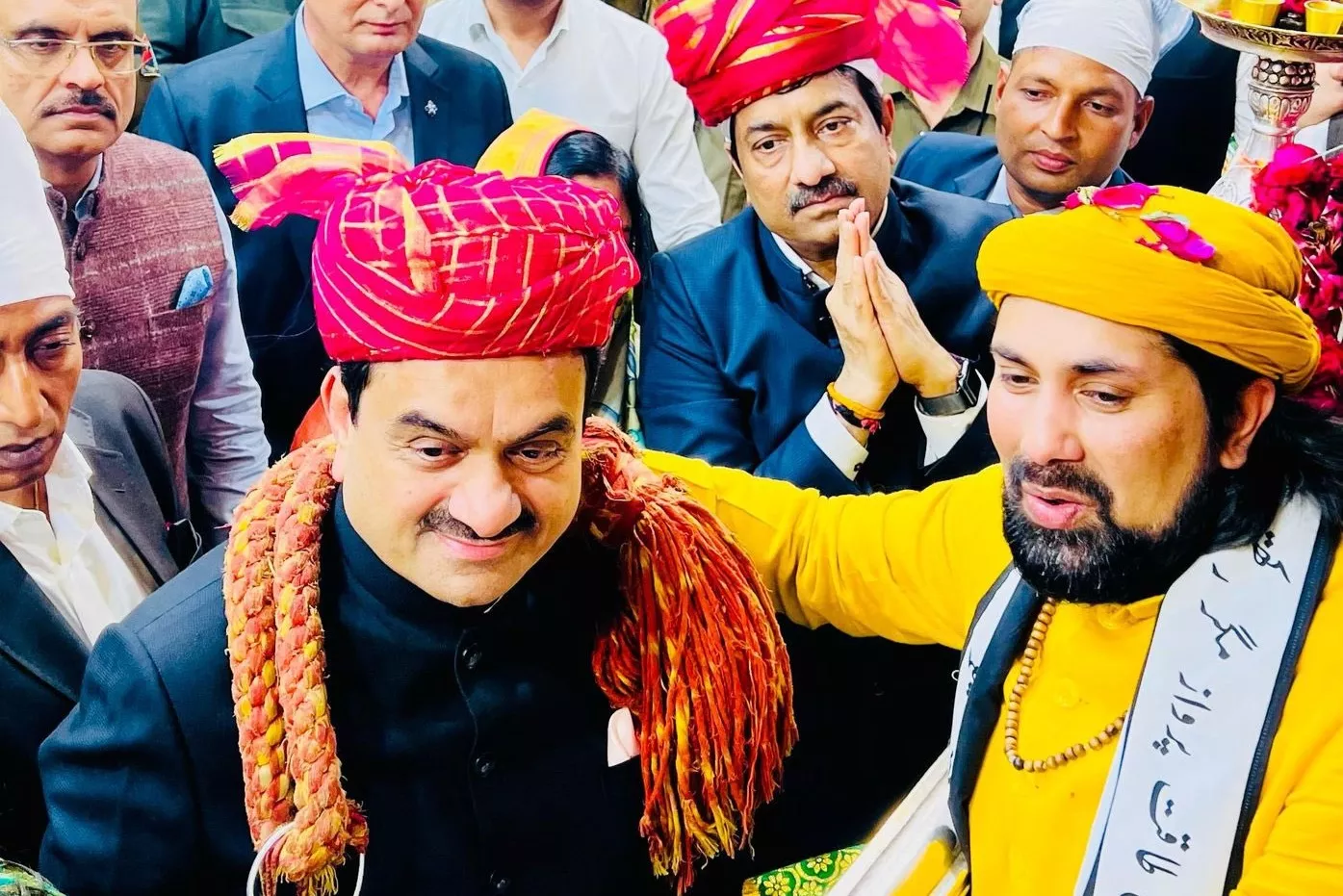 Gautam Adani, Priti Adani, Ajmer Sharif Dargah