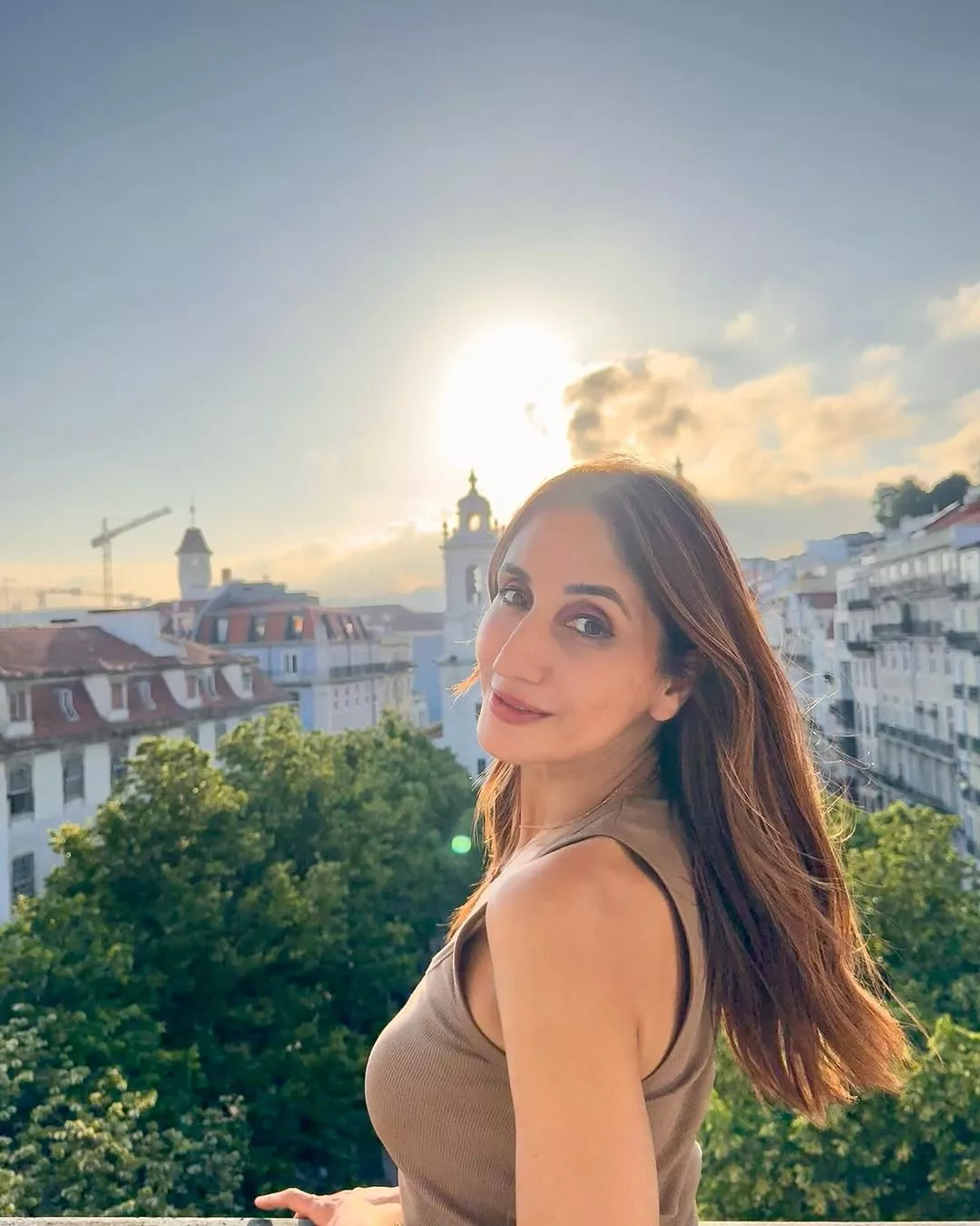 DJ-Aqeels-Wife-Farah-Khan-Ali-Sussanne-Khan-Sister