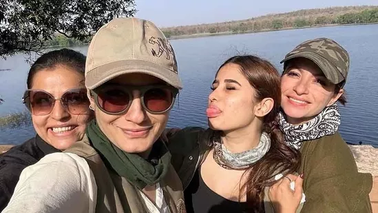 Raveena with her daughters
