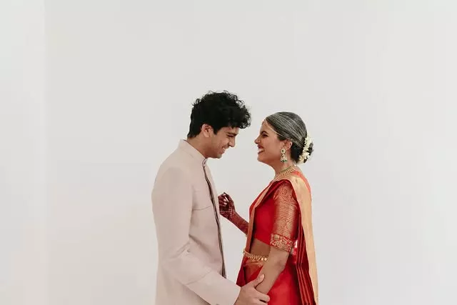 Mythri Jonnala, Indian Bride Flaunts Grey Hair