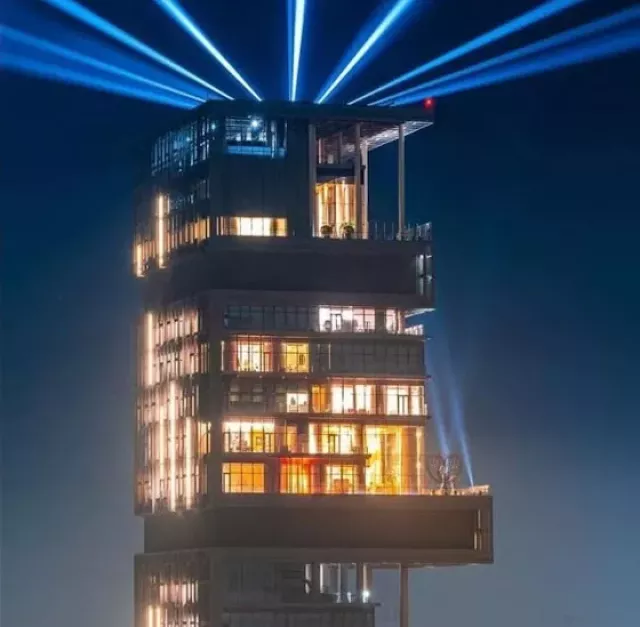 Mukesh Ambani, Nita Ambani, Antilia