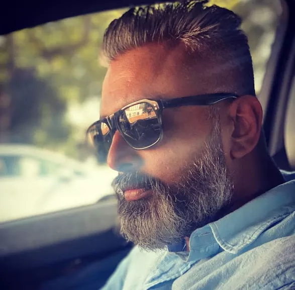 Priyanka Deshpande, Vasi Sachi