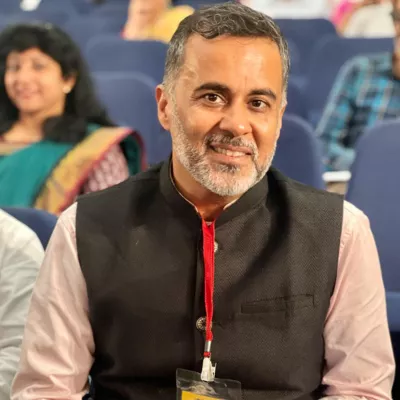 Chetan Bhagat's turbulent relationship with his father: Reality about the climax of 2 States, which is far from the reality of the author's real life