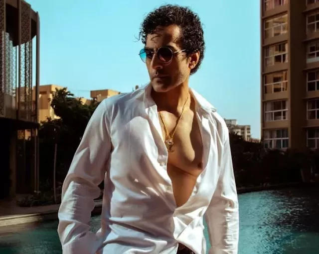 Sudhanshu Pandey, The Traitors