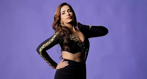 Navina Bole, Bakhtyar Irani, Sajid Khan