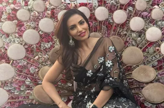 Navina Bole, Bakhtyar Irani, Sajid Khan