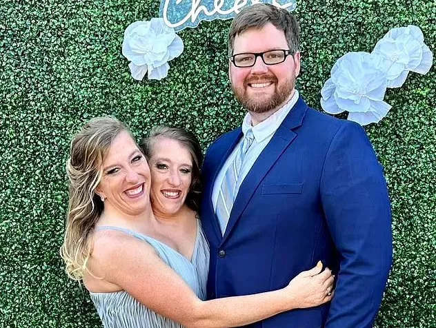 Abby Hensel, Brittany Hensel