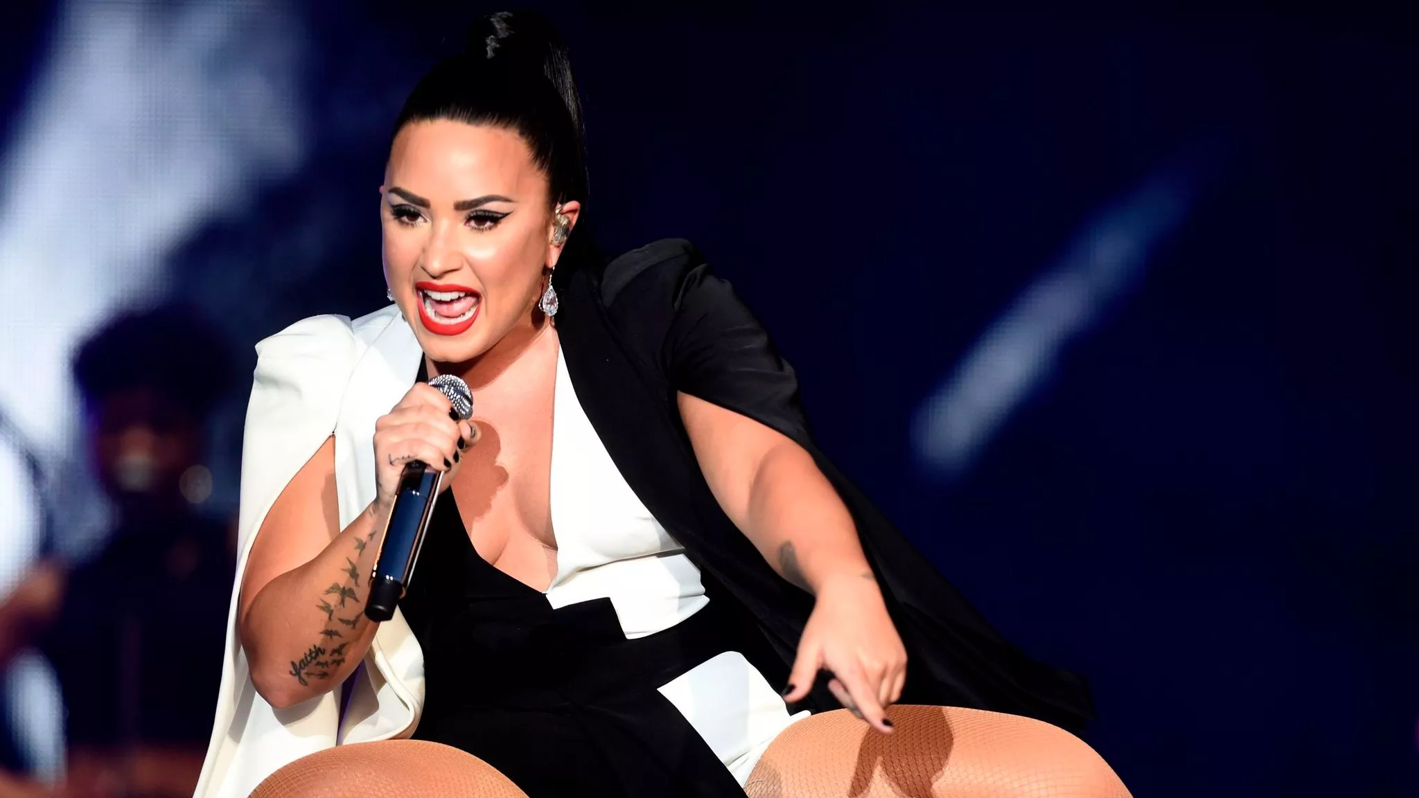 demi