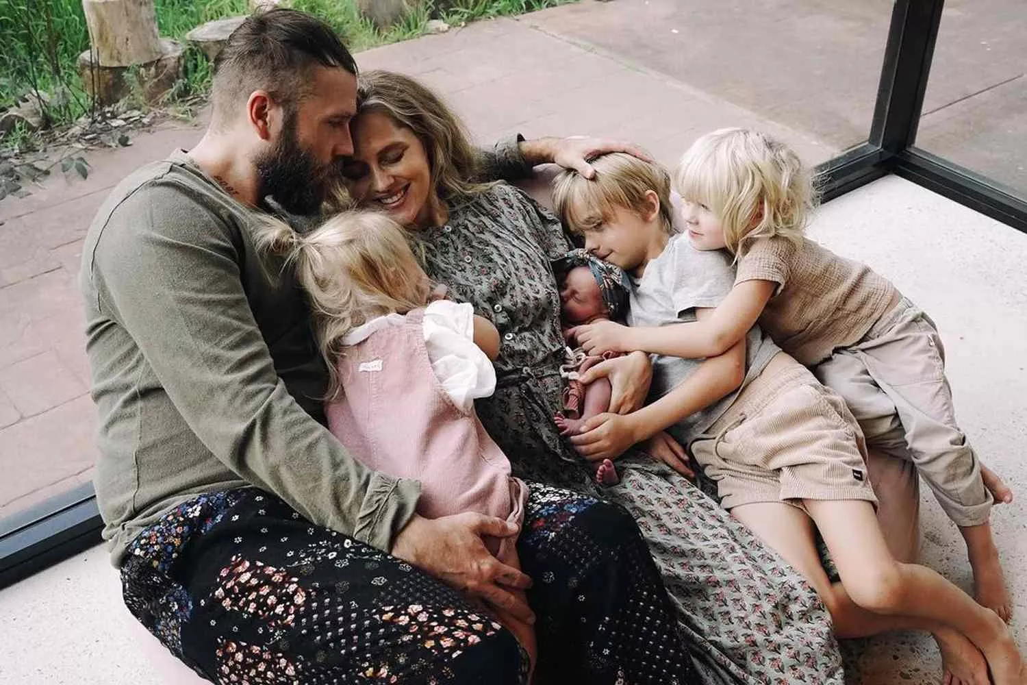 Who Is 'God Of War' Star, Teresa Palmer's Husband, Mark Webber? Know All About Him And Their 6 Kids  3