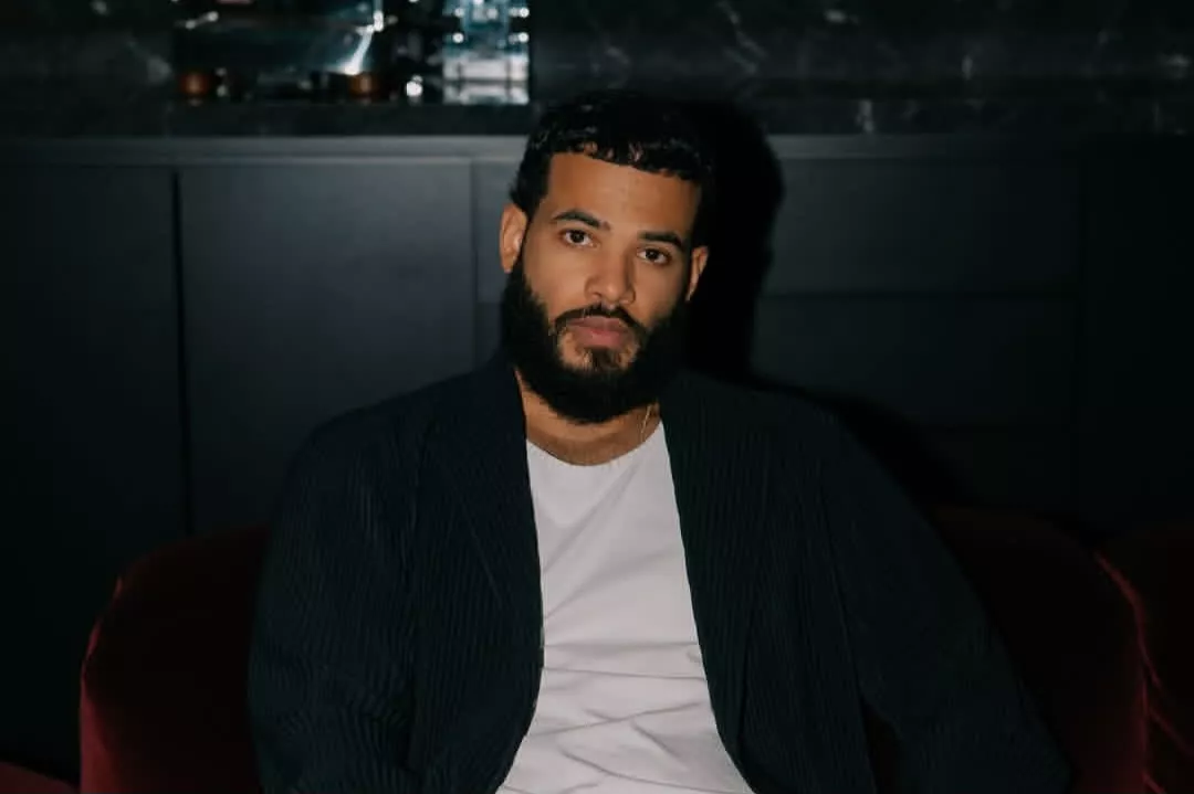 Who Is Marissa Springer? All About The Mystery Woman Spotted Kissing Desmond Scott Amid His Divorce 3