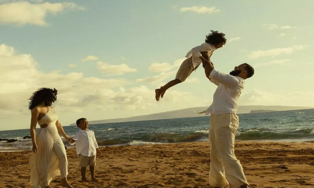 Who Is Marissa Springer? All About The Mystery Woman Spotted Kissing Desmond Scott Amid His Divorce