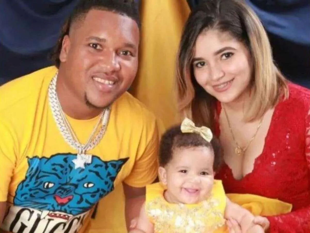 Jose Ramirez with wife and kid