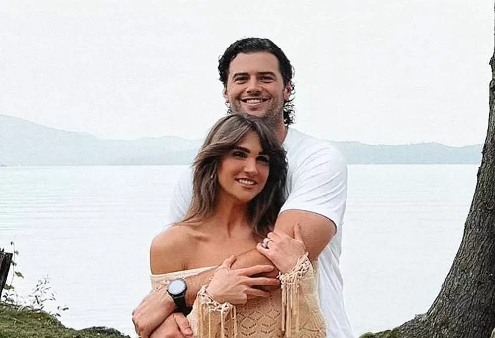 Who Is Broncos QB Jarrett Stidham's Wife, Kennedy? New Mom Of Three Stuns At AFC Championship 