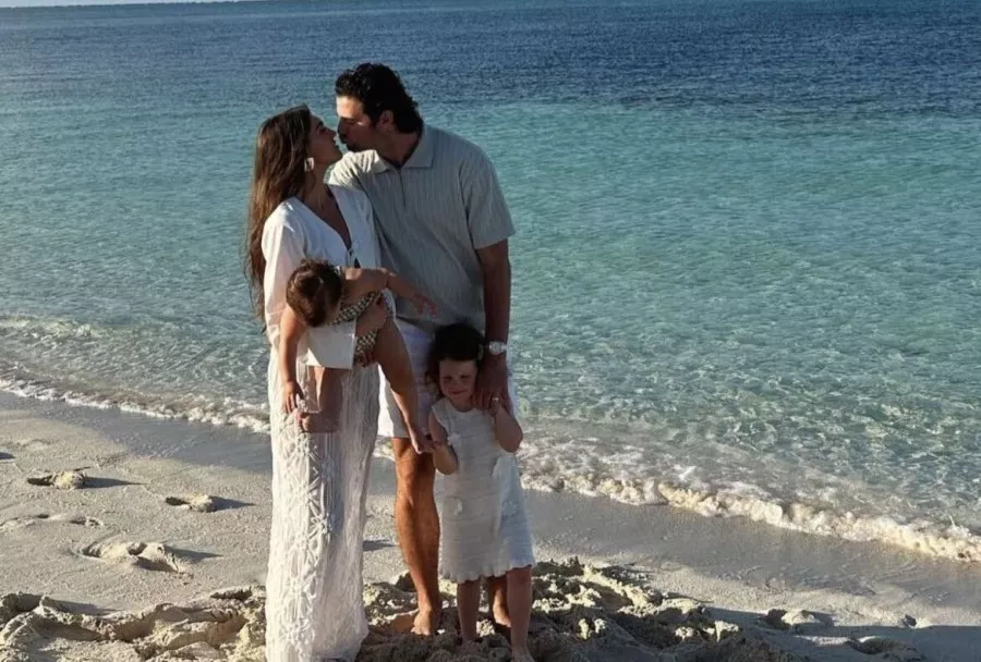 Who Is Broncos QB Jarrett Stidham's Wife, Kennedy? New Mom Of Three Stuns At AFC Championship 