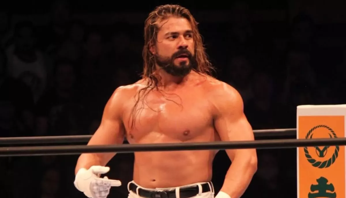 Who is the mother of Andrade El Idolo&rsquo;s son?