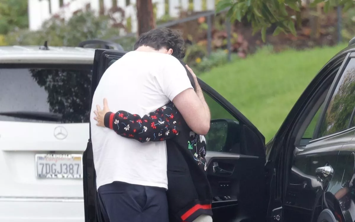 Why Did Ali Wong And Bill Hader Split After Dating For 2 Years? Viral Goodbye Hug Fuels Speculations 4