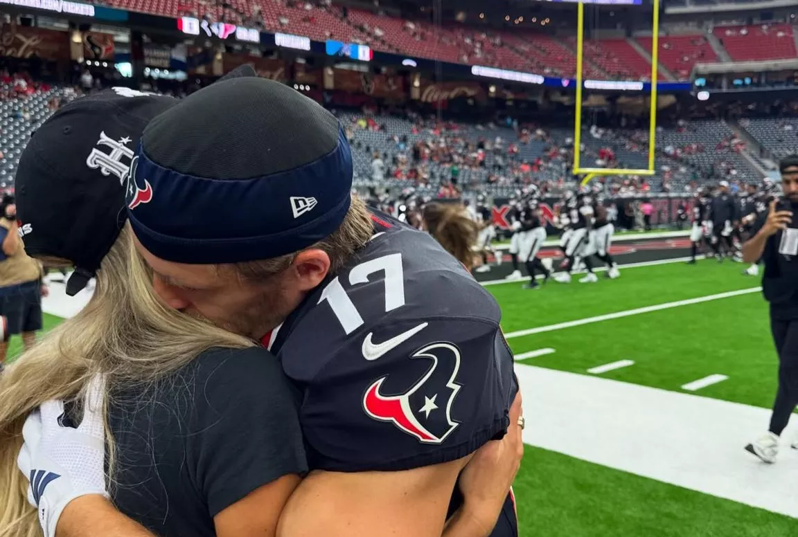 Did Braxton Berrios React To Ex-Girlfriend, Alix Earle, And Tom Brady's Alleged Romance? Here's How  2
