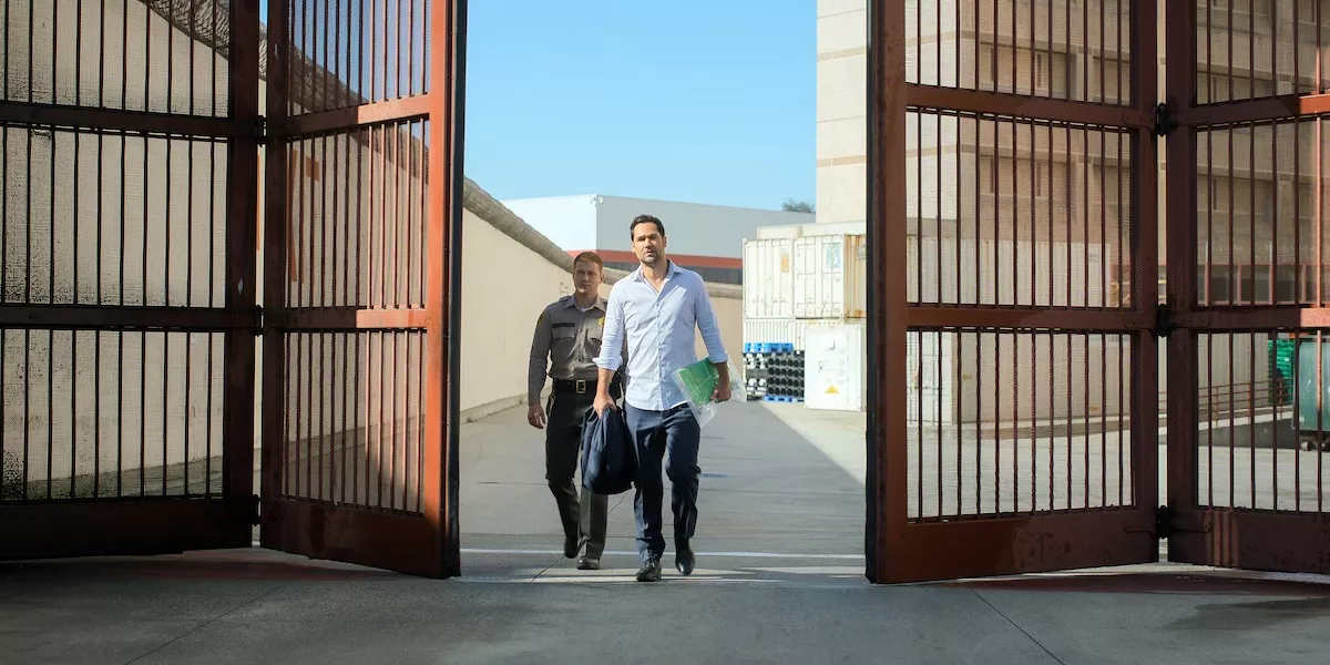 Netflix's 'The Lincoln Lawyer' Season 4 Ending Explained: Does 'Mickey Haller' Win His Trial? Find Out  4