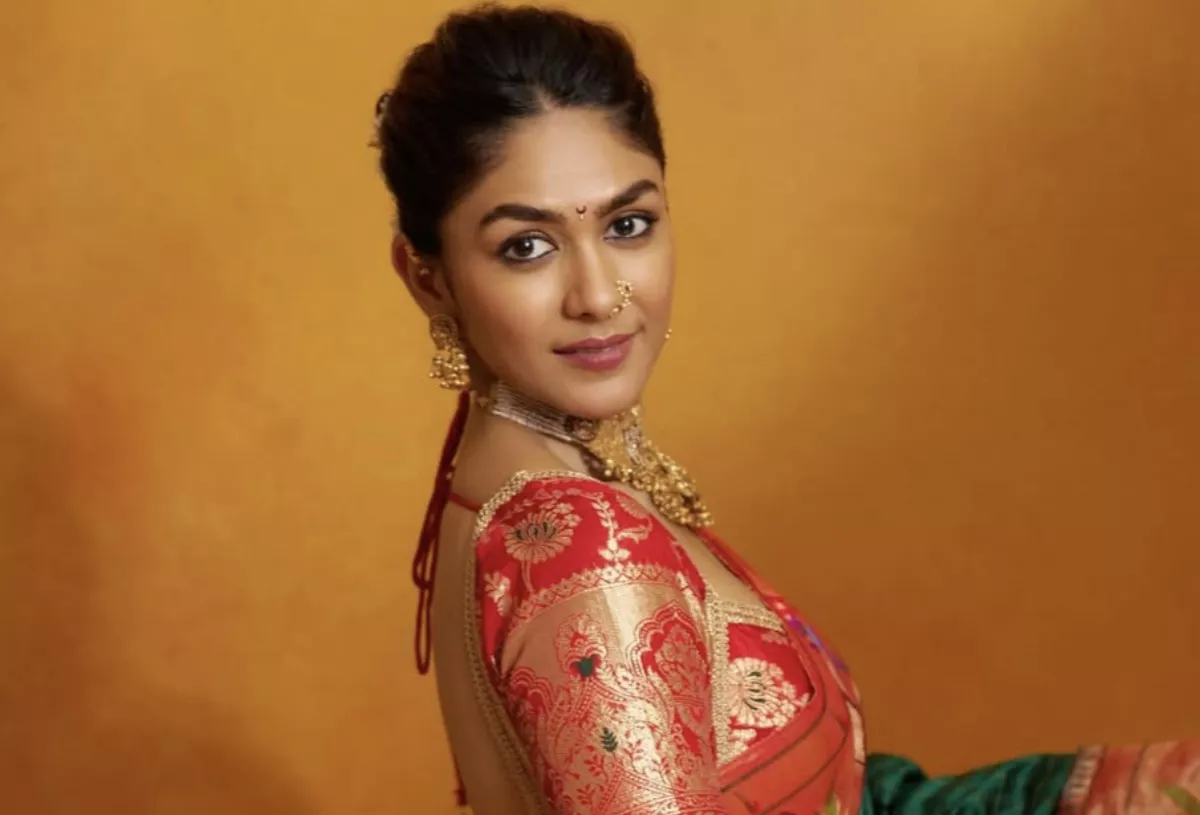 mrunal thakur