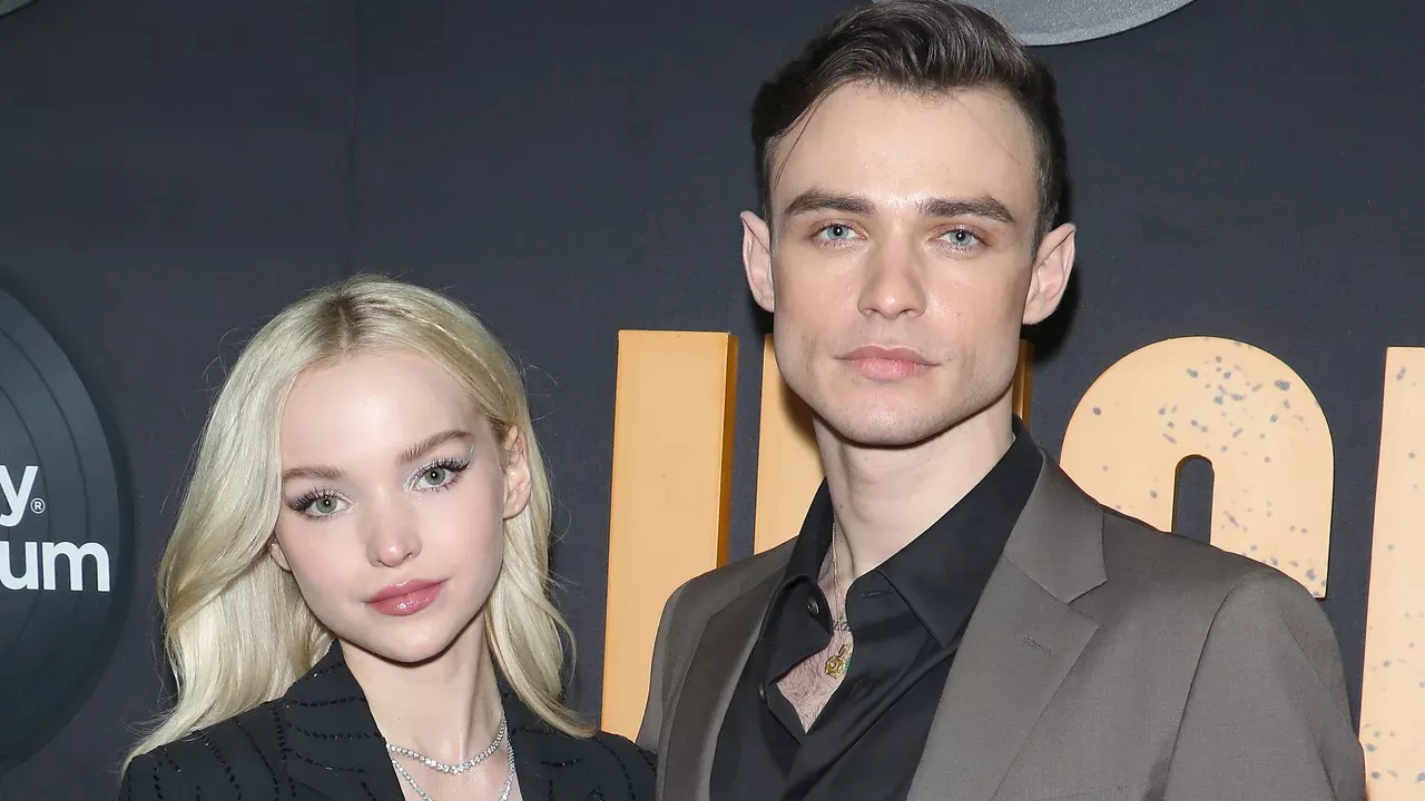 Thomas Doherty and Dove Cameron
