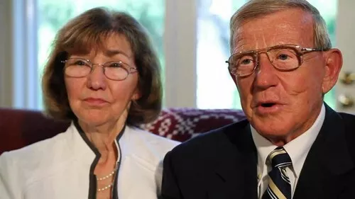 Who Was Lou Holtz's Wife, Beth Barcus Holtz, And Their Four Kids Amid Notre Dame Coach's Death At 88
