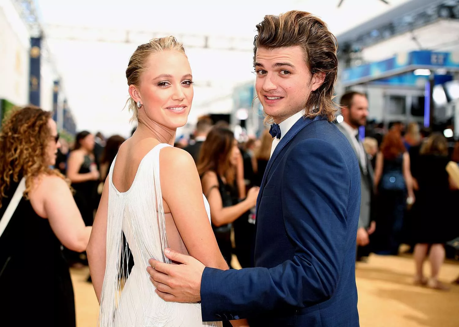 Joe Keery and Maika Monroe